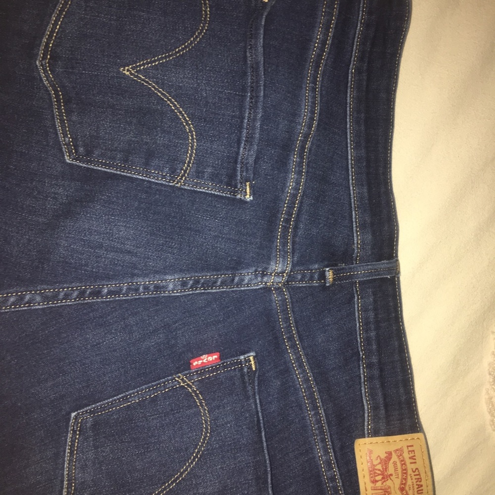 Women’s crop jean Levi’s size 11/12